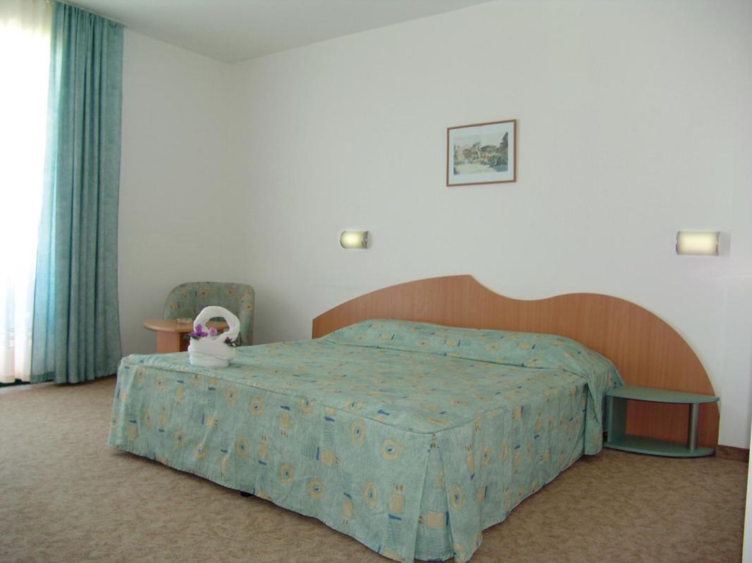 Mena Palace Hotel Sunny Beach Exterior foto